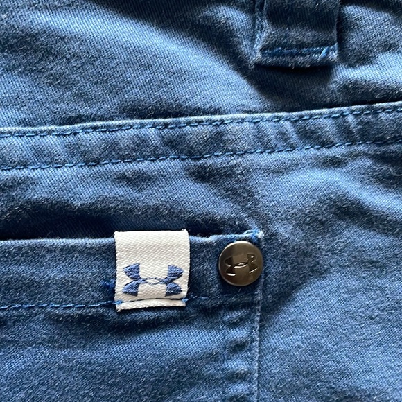 Women’s size 8 blue Under Armour semi fitted shorts - Picture 9 of 9
